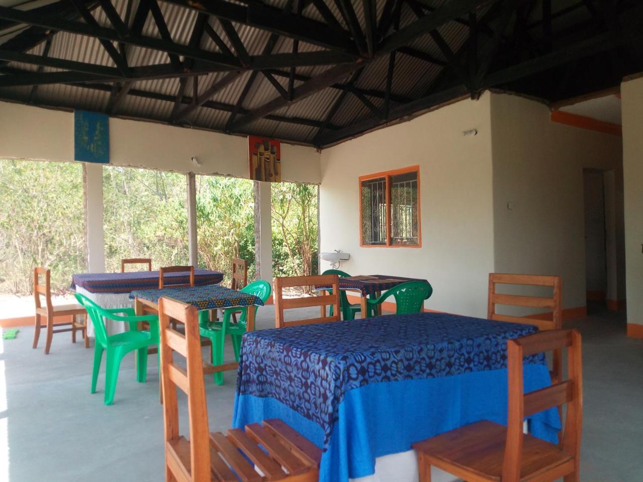 The Elephant Home Katunguru Bagian luar foto
