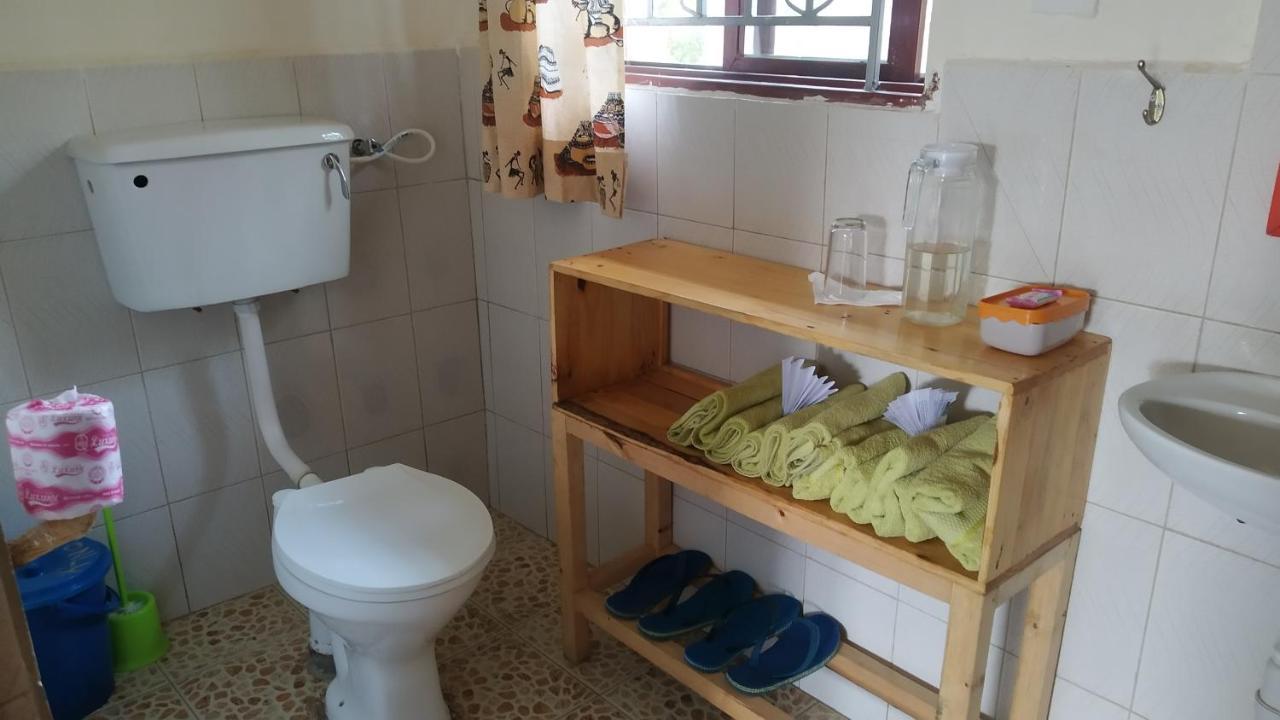The Elephant Home Katunguru Bagian luar foto